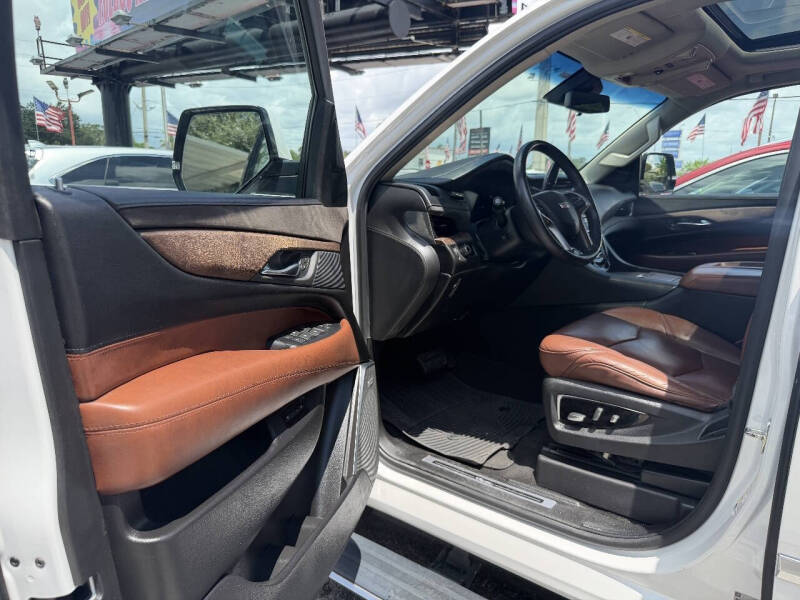 2017 Cadillac Escalade ESV Premium Luxury