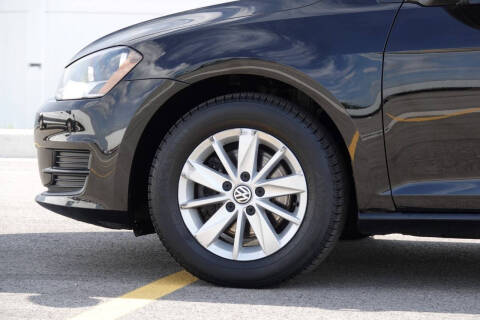 2016 Volkswagen Golf TSI S