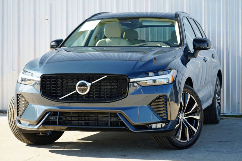 2023 Volvo XC60 B5 Plus Dark Theme