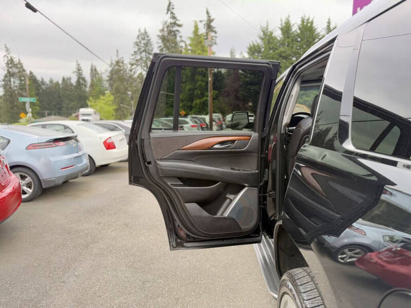 2016 Cadillac Escalade Luxury Collection