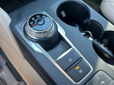 2022 Ford Escape Hybrid Titanium