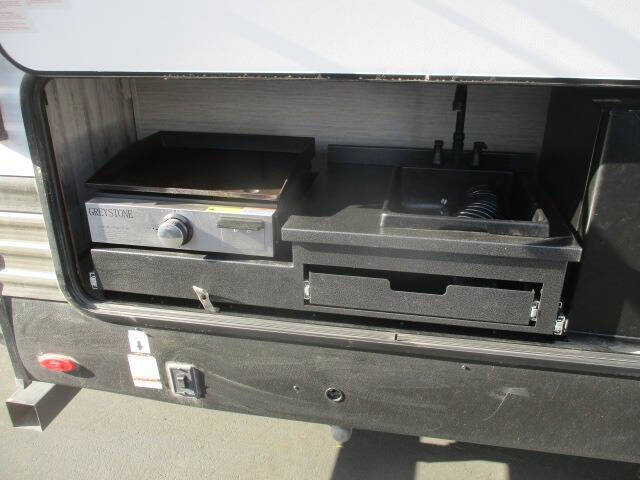 2022 Forest River Puma 32BHQS