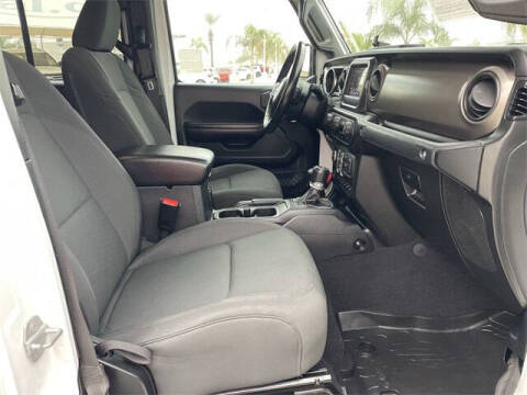 2021 Jeep Gladiator Sport