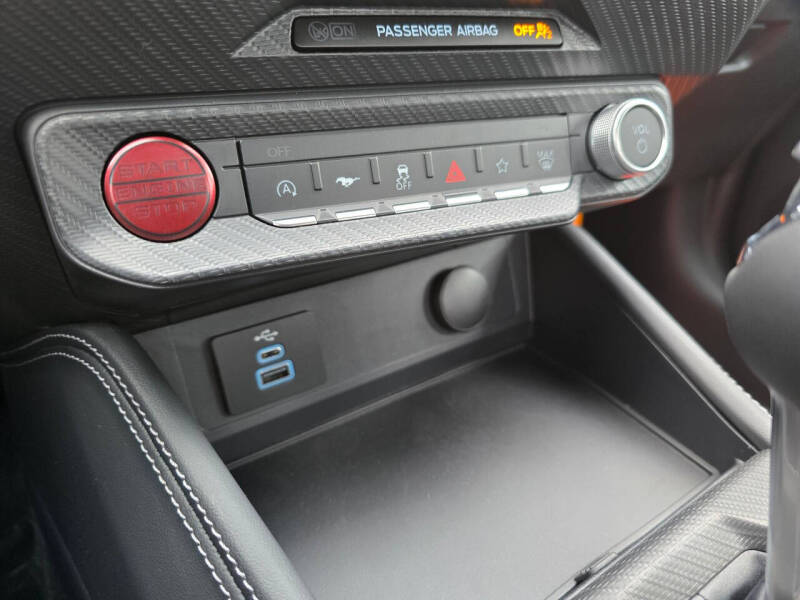 2025 Ford Mustang EcoBoost Premium