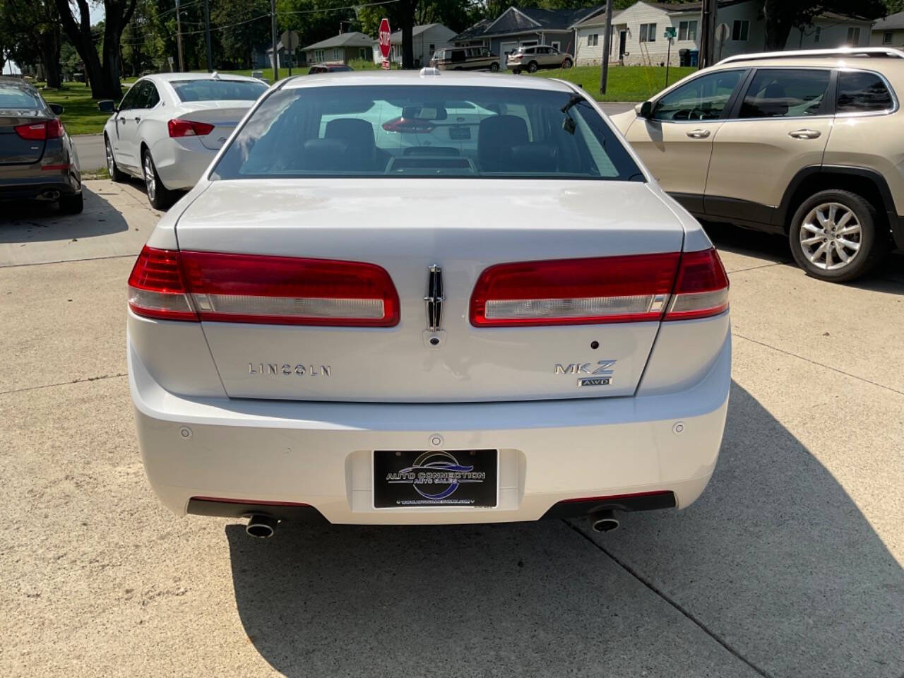 2010 Lincoln MKZ for sale at Auto Connection in Waterloo, IA