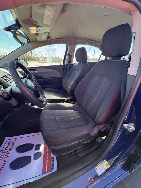 Image 9 of 2014 Chevrolet Sonic LT Auto