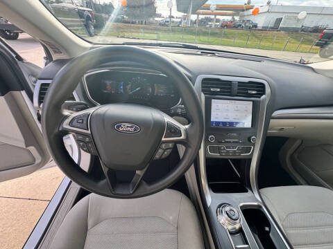 2020 Ford Fusion SE