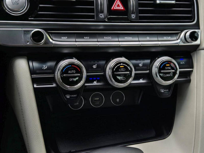 2023 Genesis G70