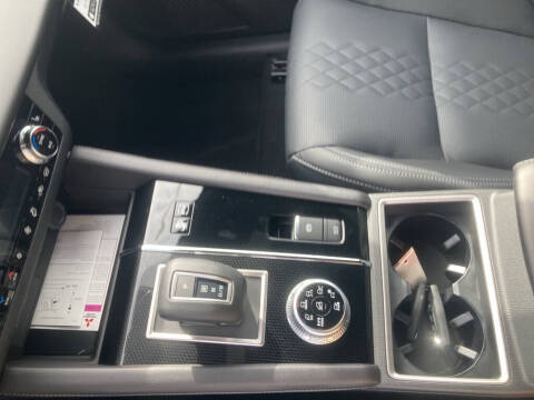 2025 Mitsubishi Outlander PHEV SEL