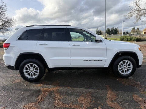 2019 Jeep Grand Cherokee Laredo
