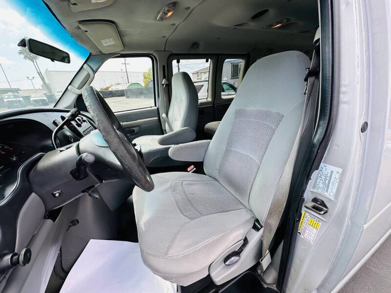 2006 Ford E-Series E-150 XLT