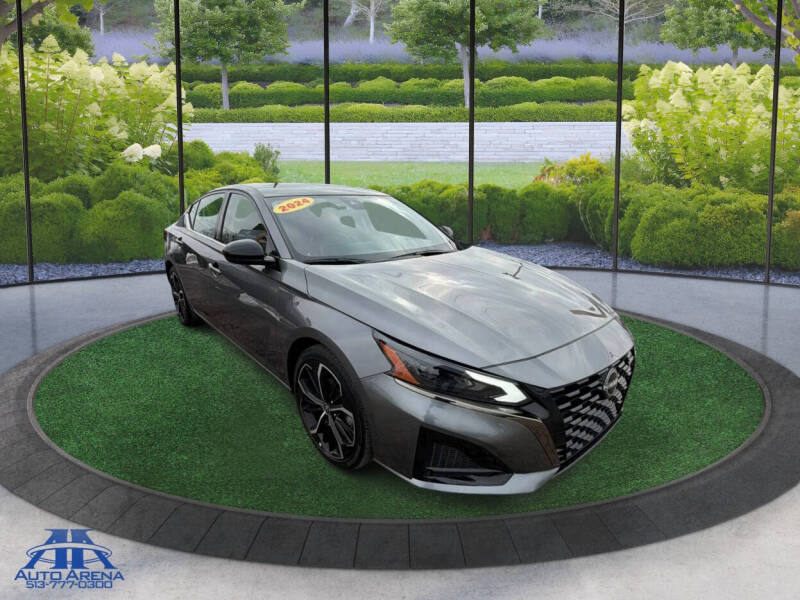 2024 Nissan Altima SR's photo