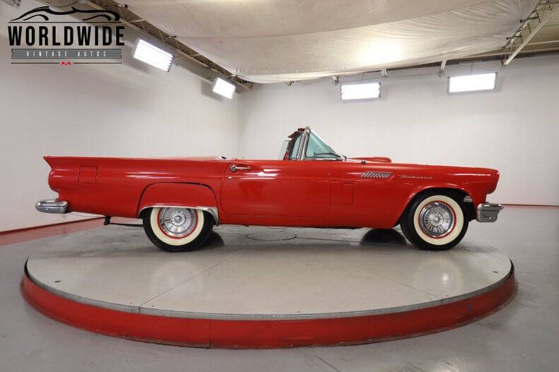 1957 Ford Thunderbird