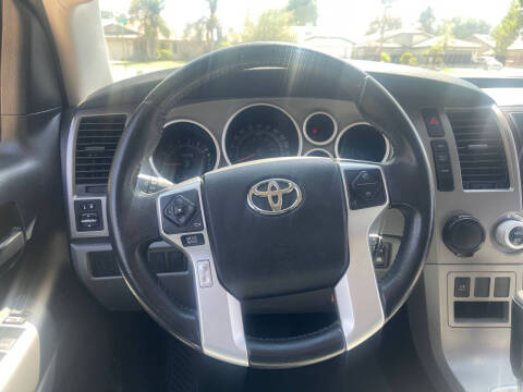 2016 Toyota Sequoia SR5