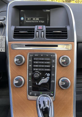 2017 Volvo XC60 T5 Inscription