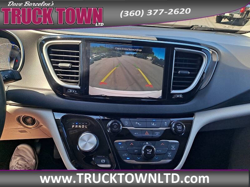 2022 Chrysler Pacifica Touring L