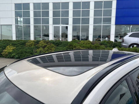 2025 Volvo XC60 T8 Plus Dark Theme