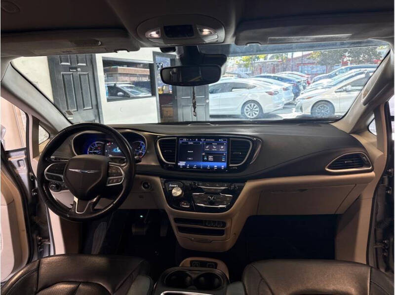 2021 Chrysler Pacifica Hybrid Touring L