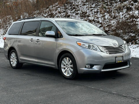 2015 Toyota Sienna LE 7-Passenger