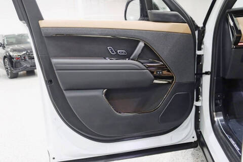 2025 Land Rover Range Rover Sport P460e Dynamic SE