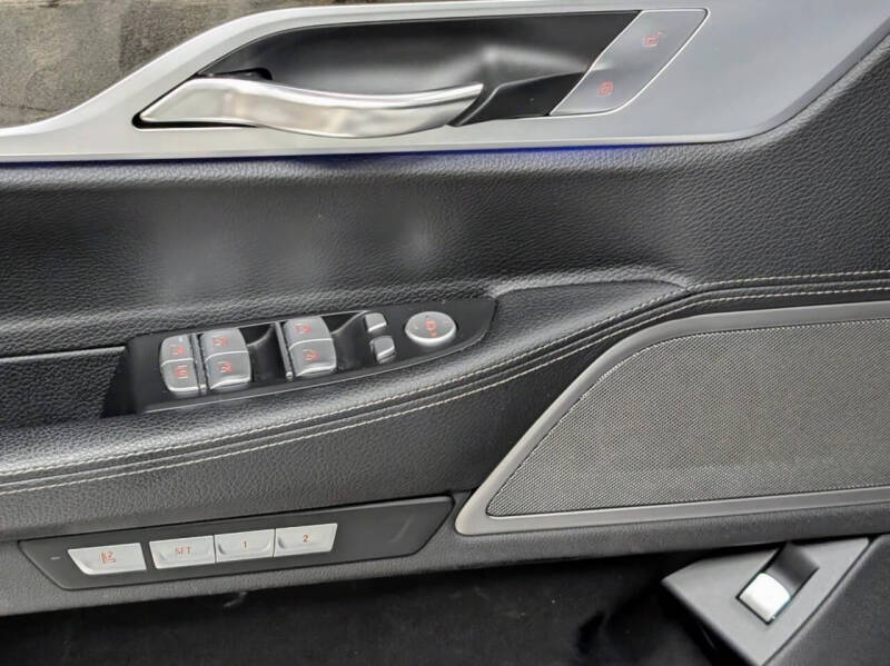 2018 BMW 7 Series 740e xDrive iPerformance