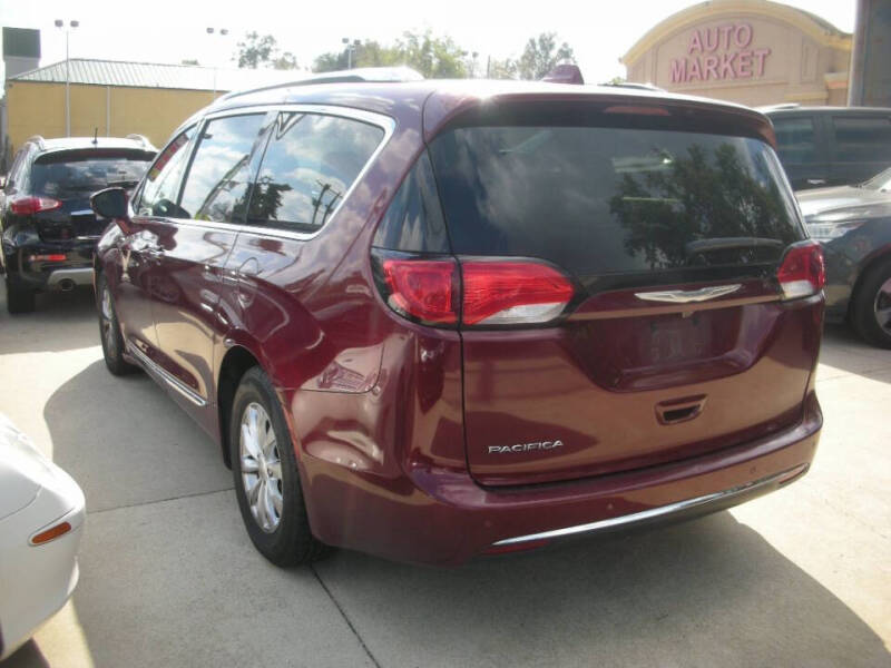 2018 Chrysler Pacifica Touring L