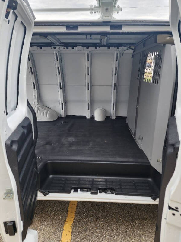 2023 Chevrolet Express 2500