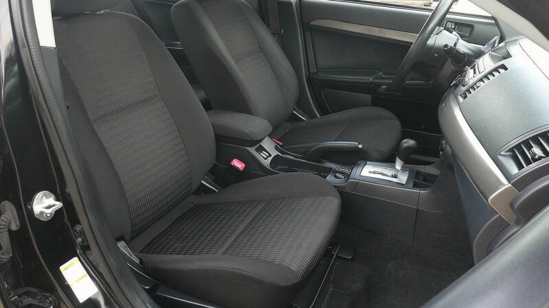 2013 Mitsubishi Lancer SE