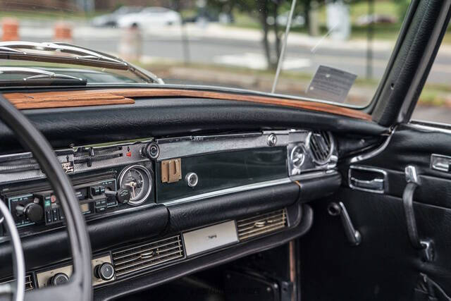 1971 Mercedes-Benz 280-Class