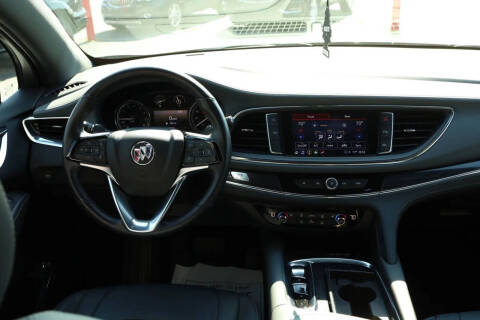 2022 Buick Enclave Essence