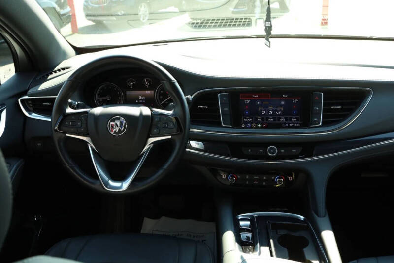 2022 Buick Enclave Essence