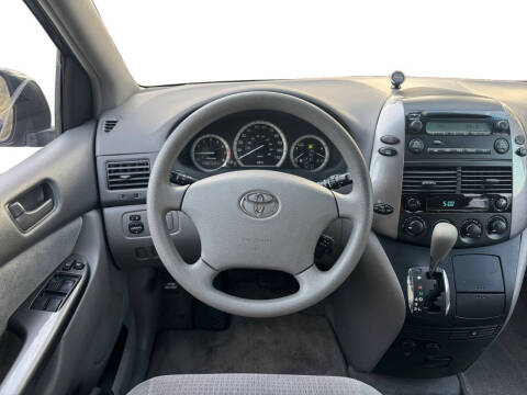2007 Toyota Sienna CE 7-Passenger