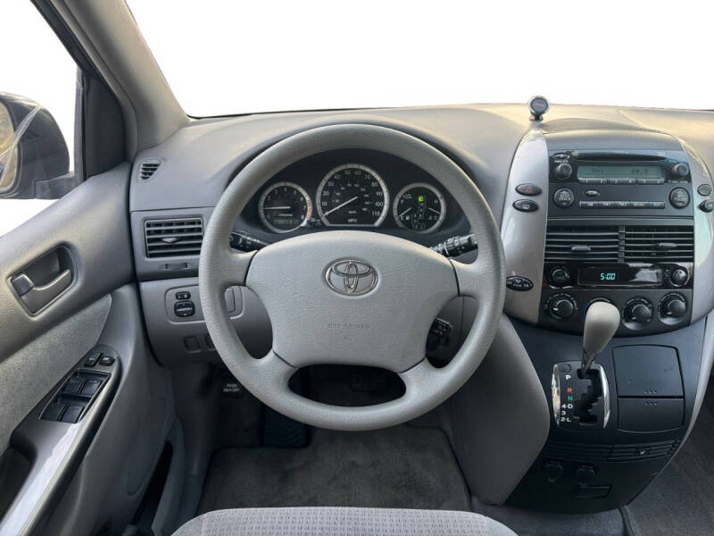 2007 Toyota Sienna CE 7-Passenger