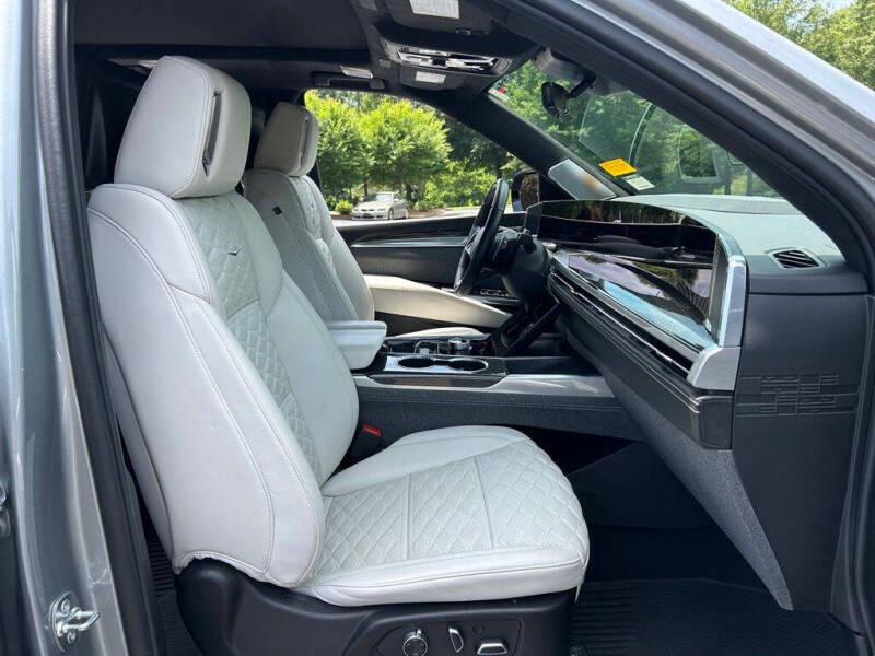 2025 Cadillac Escalade-V