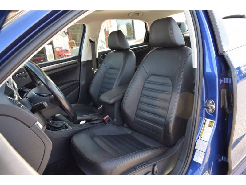 2017 Volkswagen Passat 1.8T SEL Premium