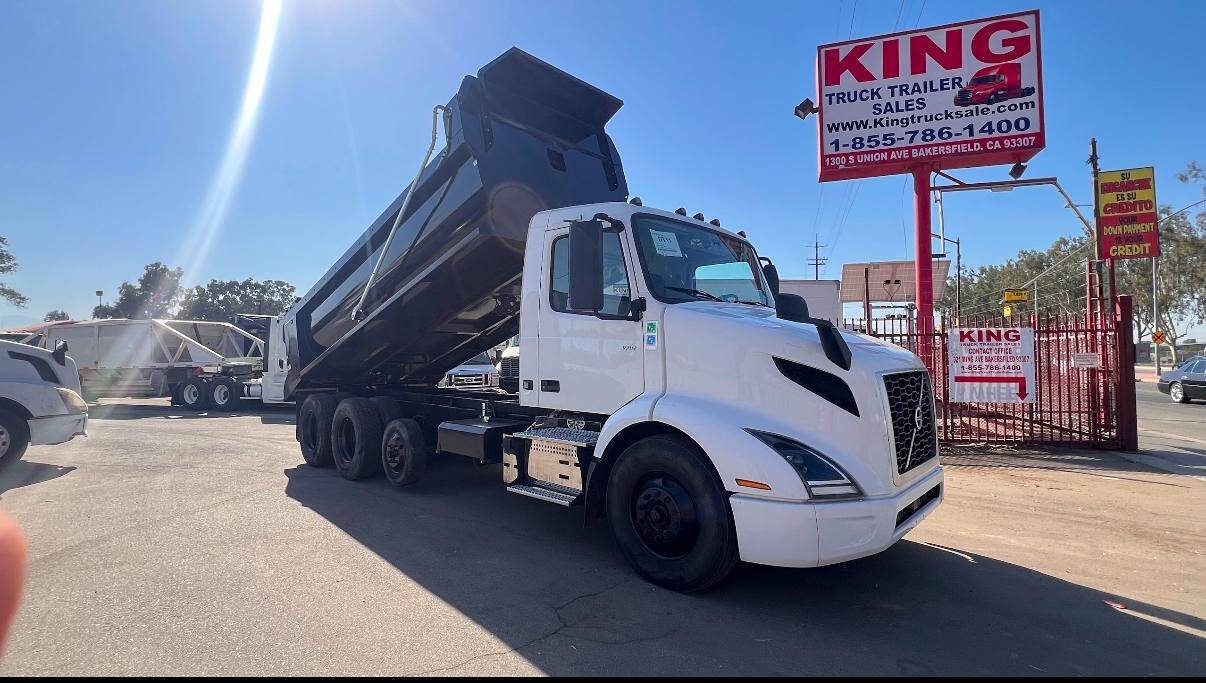 2022 VOLVO SUPER 10 DUMP TRUCK for sale at KING TRUCK TRAILER SALES in Bakersfield, CA