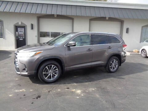 2017 Toyota Highlander for sale at Jays Auto Sales in Perryville MO