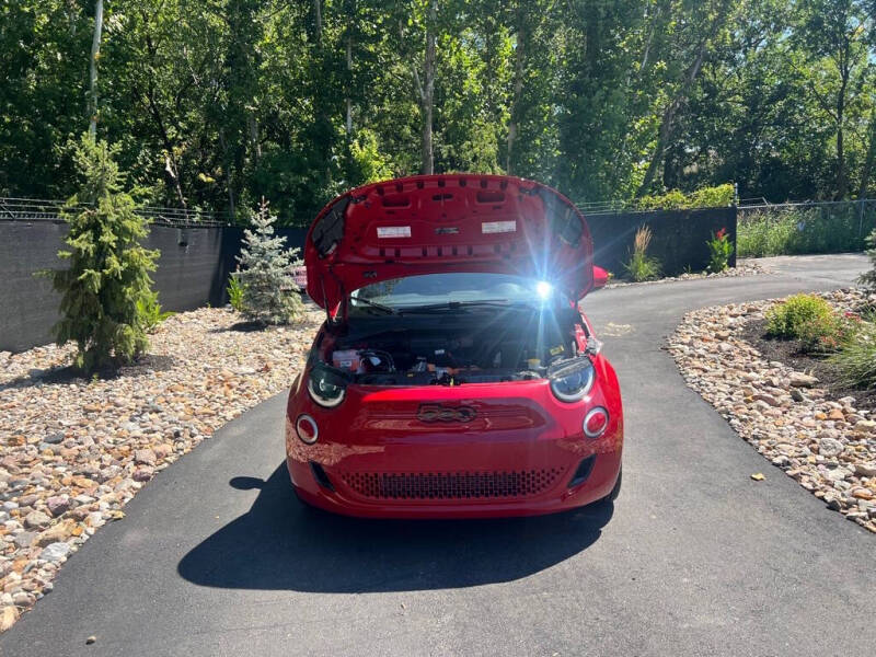 2024 FIAT 500e Inspi(RED)