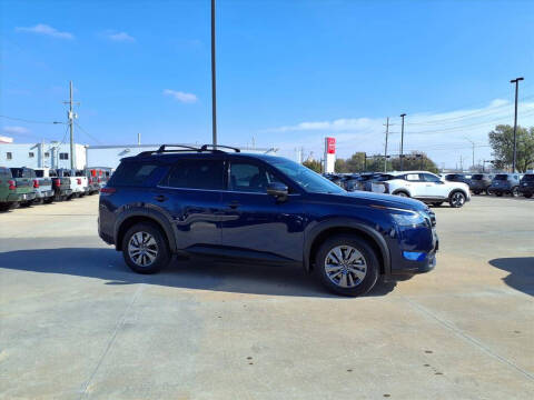 2024 Nissan Pathfinder SV