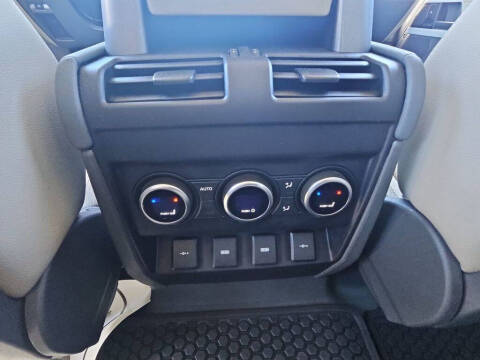 2020 Land Rover Defender 110 SE