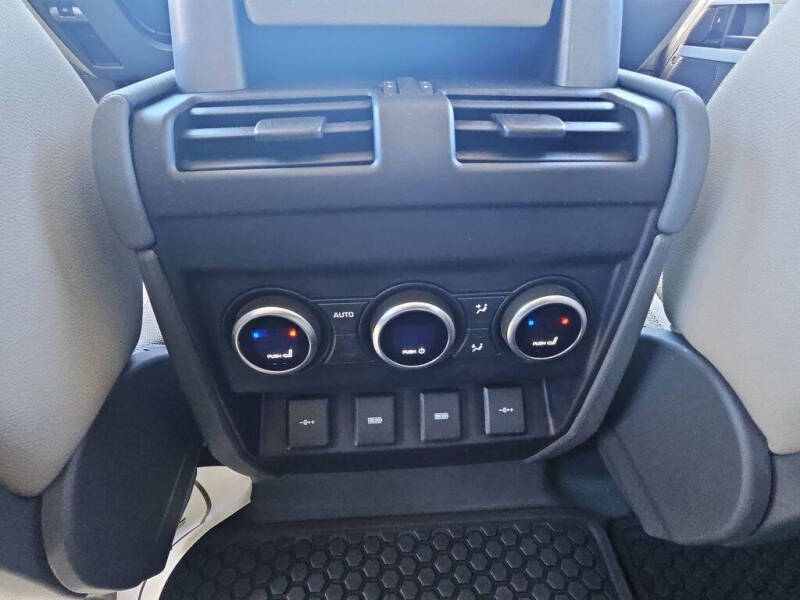 2020 Land Rover Defender 110 SE