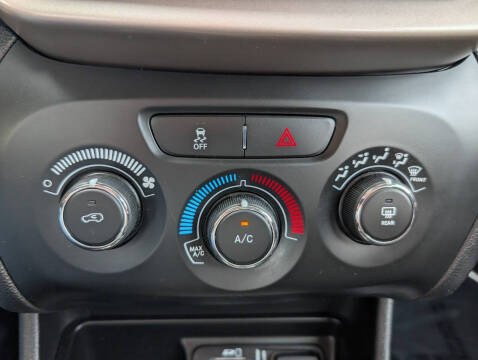 2017 Jeep Cherokee Sport