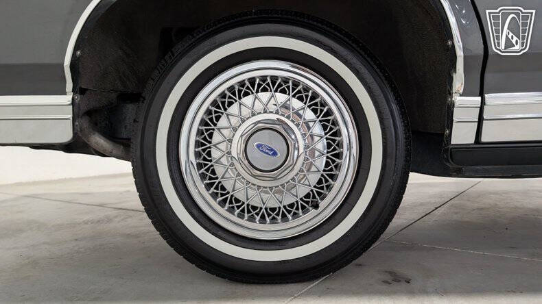 1988 Ford Crown Victoria