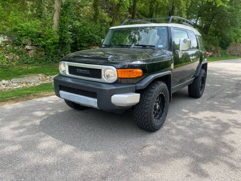 2007 Toyota FJ Cruiser for sale at Bogie's Motors in Saint Louis MO