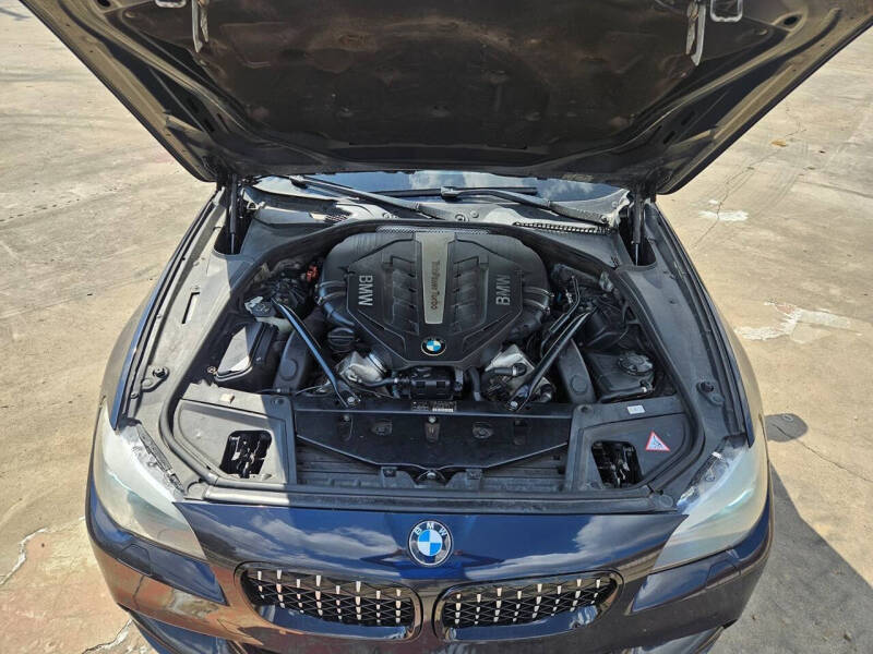 2012 BMW 5 Series 550i