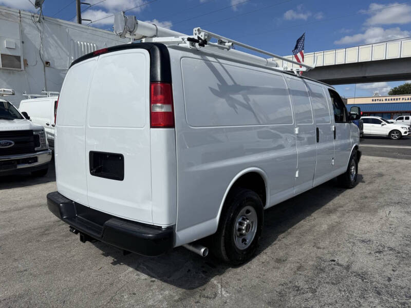 2018 GMC Savana 2500