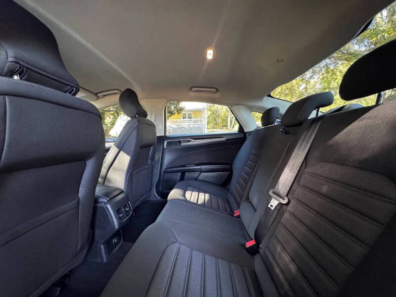 2019 Ford Fusion Hybrid SE