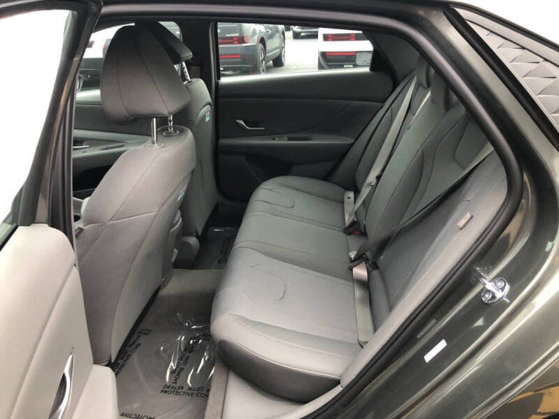 2026 Hyundai Elantra SE