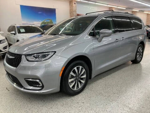 2021 Chrysler Pacifica for sale at Dixie Imports in Fairfield OH