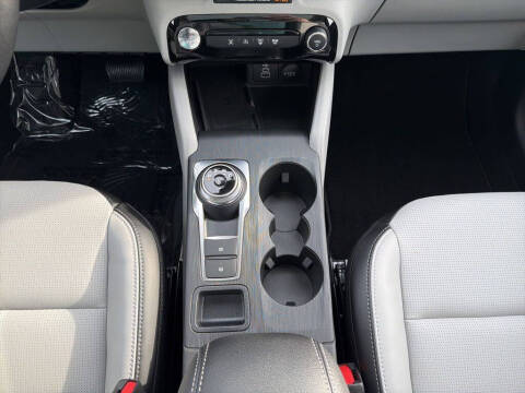 2026 Ford Escape Platinum